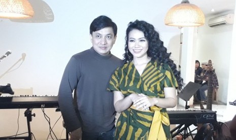 Yovie Widianto (kiri) dan Yura Yunita.