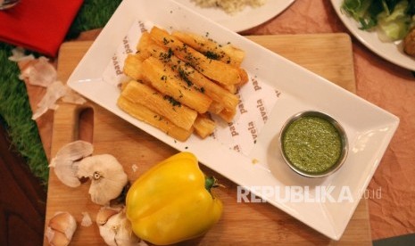 Yucca Fritas atau singkong goreng khas Peru