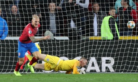 Zdenek Ondrasek usai mencetak gol ke gawang Inggris.