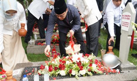 Ziarah ke Makam Fatmawati, Basarah PDIP: Muliakan Pemimpin Perempuan