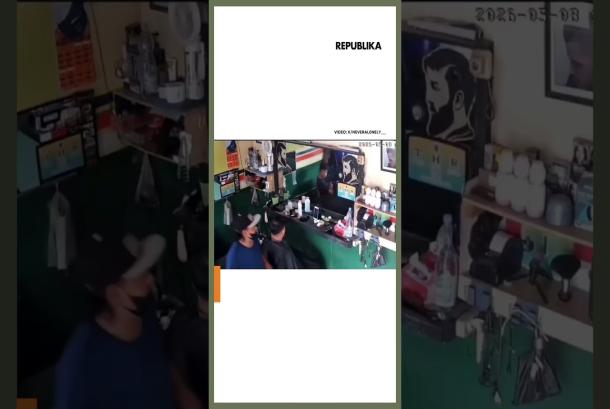 DetikDetik Mobil Box Tabrak Barbershop di Kuningan