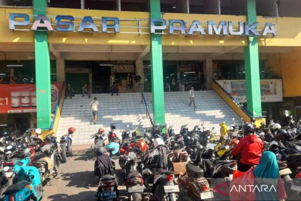 Pedagang Keluhkan Dugaan Praktik Mafia Kios di Pasar Pramuka