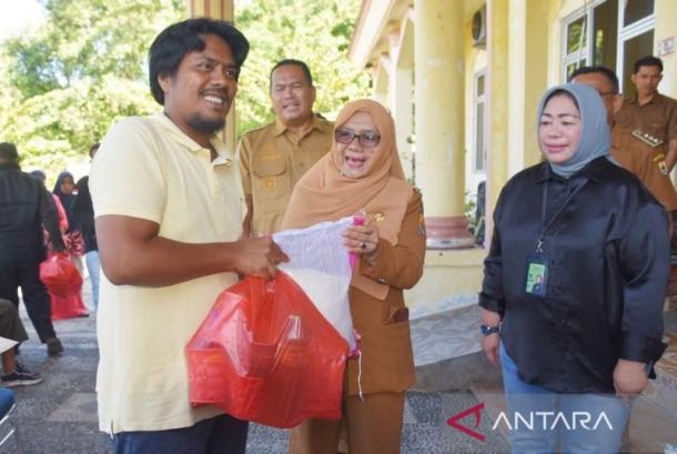 Pariaman Terima 52,7 Ton Bantuan Beras dari Bapanas untuk Pemulihan Bencana
