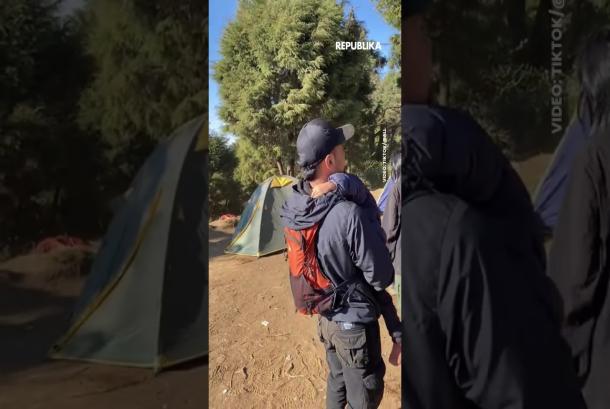 Viral Balita Ditinggal Ortunya di Tenda saat Summit Gn Prau