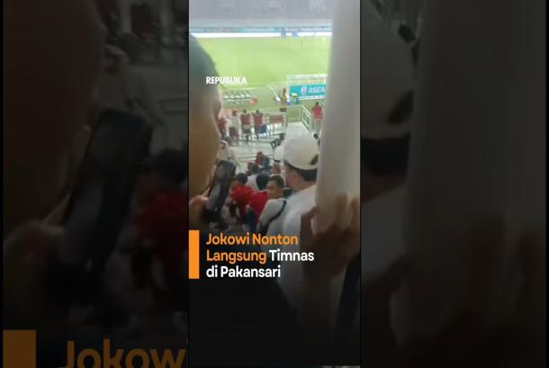 Jokowi Nonton Langsung Timnas di Pakansari