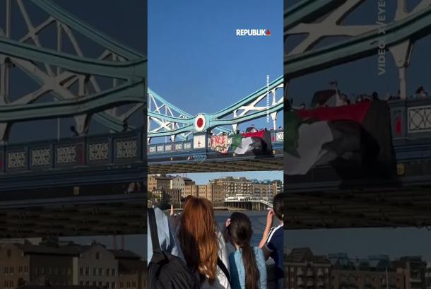 Aktivis Bentangkan Bendera Palestina di Tower Bridge London