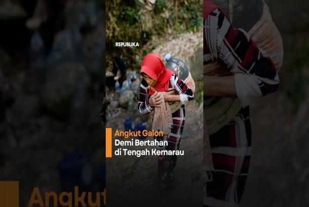 Angkut Galon Air Perjuangan Warga Gunung Batur Bertahan di Tengah Kemarau