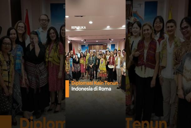 Diplomasi Kain Tenun Indonesia di Roma
