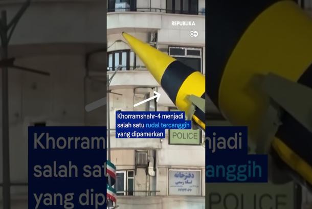 Iran Gelar Parade Rudal Balistik di Teheran