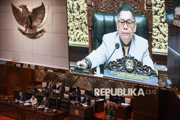 Kembali Bertugas Pimpin DPR, Adies Kadir Tampung Aspirasi Warga Surabaya