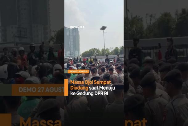 Massa Ojol Sempat Diadang saat Menuju ke Gedung DPR RI
