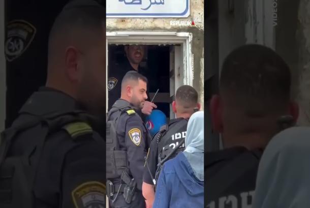 Polisi Isral Merusak Bola Plastik Milik Anakanak Palestina