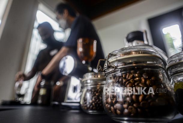 Biji kopi. Erick Thohir ingin memperkuat ekosistem kopi Nusantara.
