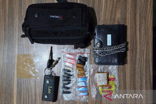 Polres Bekasi Tangkap Pengedar Sabu di Cikarang Selatan