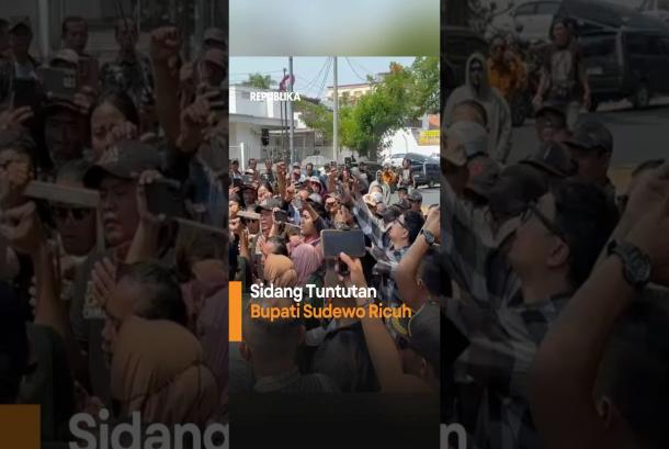 Sidang Tuntutan Bupati Sudewo Ricuh