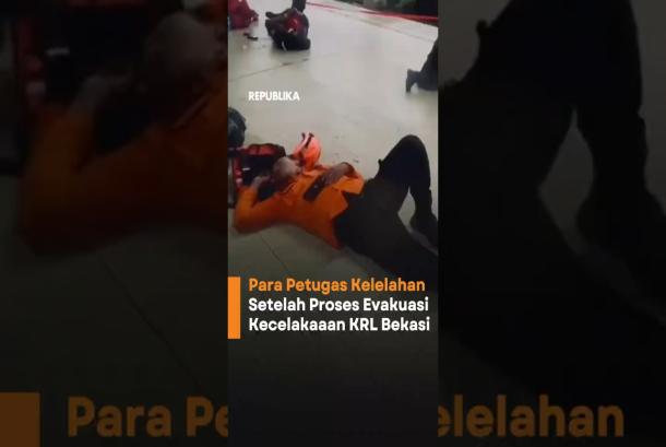 Penuh Haru Petugas Evakuasi Kecelakaan Kereta Bekasi Terlelap di Tengah Kelelahan