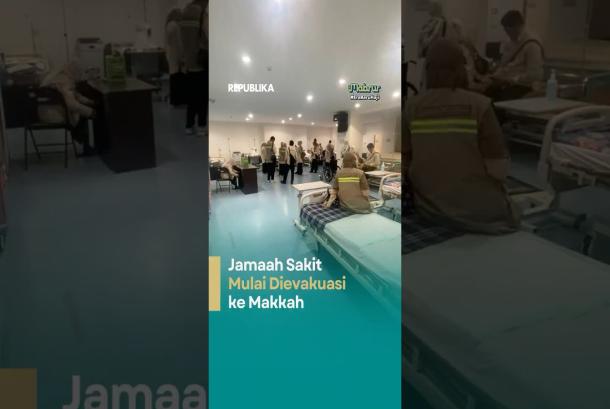 Jamaah Haji Sakit Dievakuasi dari Madinah ke Makkah dengan Ambulans