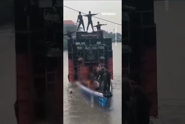 Detikdetik Sound Horeg Tenggelam di Sungai