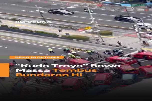 Kuda Troya Bawa Massa Tembus Bundaran HI