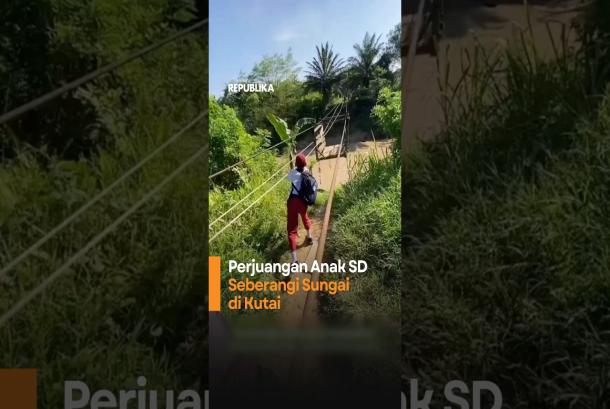 Perjuangan Anak SD Seberangi Sungai di Kutai