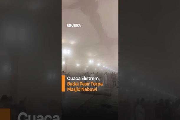 Cuaca Ekstrem Badai Pasir Terpa Masjid Nabawi