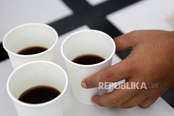 Minuman kopi (Ilustrasi). Selain mempercepat metabolisme tubuh, kopi juga meningkatkan rasa kenyang.