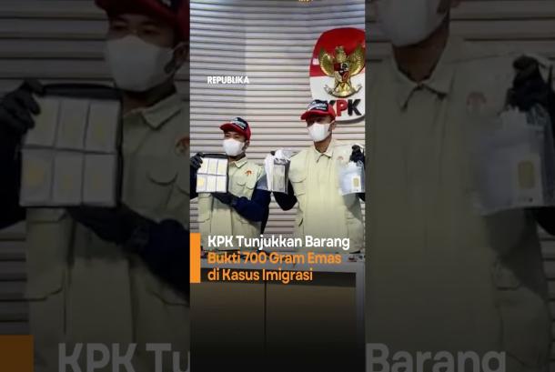 KPK Tunjukkan Barang Bukti 700 Gram Emas di Kasus Imigrasi