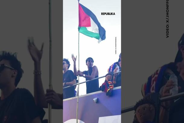 Rayakan Juara Liga Lamine Yamal Kibarkan Bendera Palestina