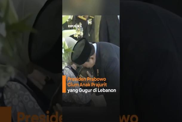 Momen Presiden Prabowo Subianto Mencium Anak Prajurit yang Gugur di Lebanon
