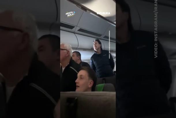 Viral Video Nobar di Dalam Pesawat Pakai Laptop