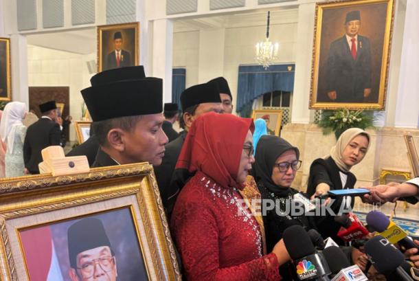 Marsinah Bergelar Pahlawan Nasional, Kakaknya Harap Prabowo Hapus Outsourcing