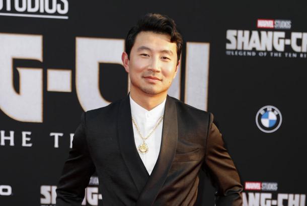 Aktor Kanada keturunan China, Simu Liu, gagal main di Crazy Rich Asians karena dianggap tak punya faktor X.
