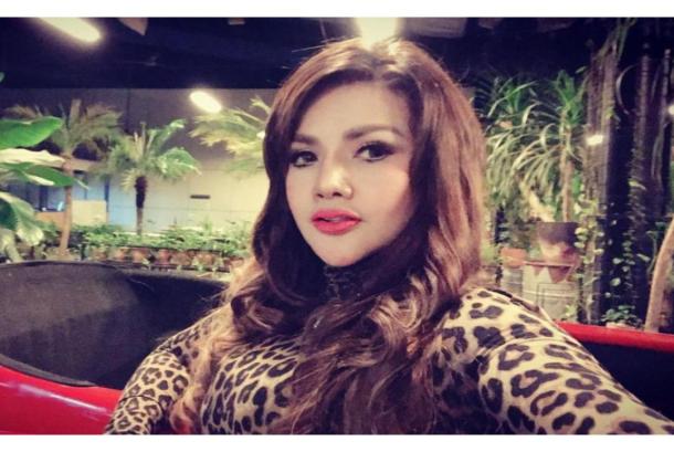 Katta ulkan Dick jerking off