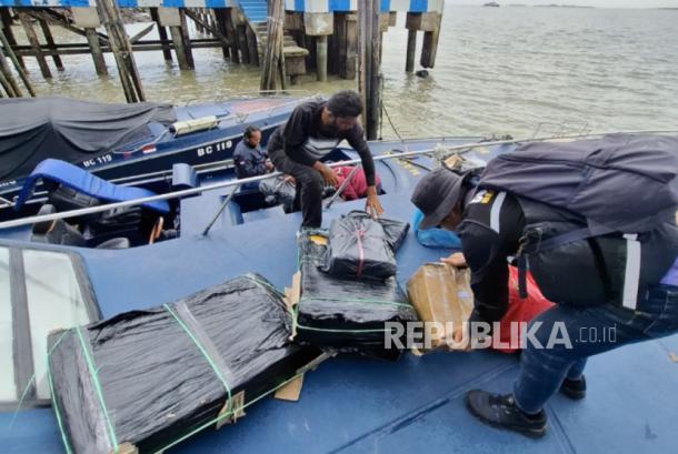 Sepanjang Oktober, Bea Cukai Tanjung Balai Karimun Tindak Beragam Barang Ilegal Senilai Rp 800 Juta