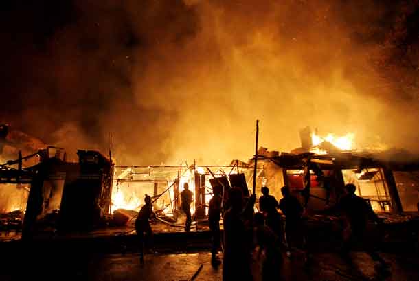 Belasan Ruko di Palembang Hangus Terbakar Si Jago Merah | Republika Online