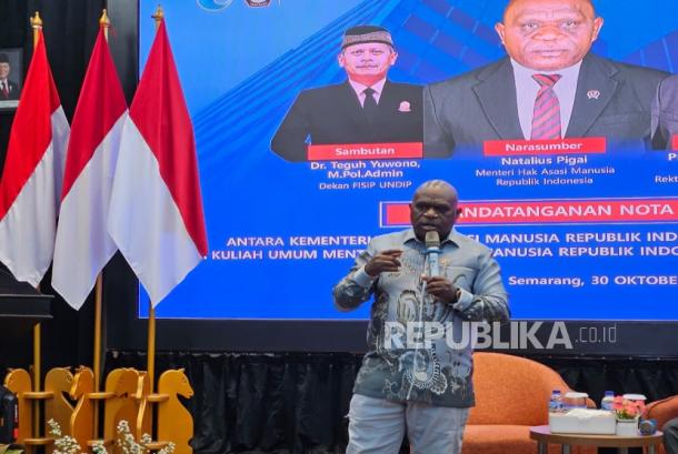 Soal Soeharto Jadi Pahlawan Nasional, Menteri Pigai Pilih No Comment