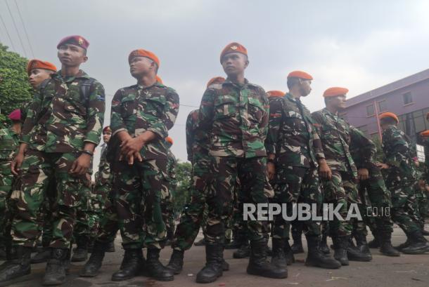 Tuntut Penjelasan Nasib Pendemo yang Ditahan, Massa di Mako Brimob Kwitang Ogah Bubar
