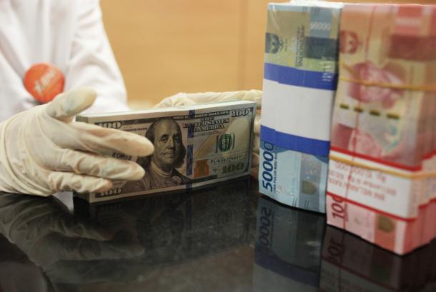 Rupiah Melemah Tertekan Isu Redenominasi