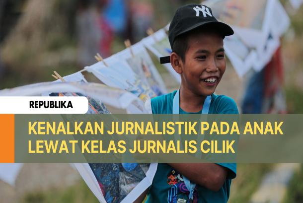 Siswa jurnalis cilik mengamati karya foto pameris jurnalis cilik pada pameran Kelas Jurnalis Cilik Angkatan VIII bertajuk Infiniti: Imajinasi, Fantasi Sejak Dini di Dermaga Nelayan Kerang Hijau, Cilincing, Jakarta Utara, Jumat (31/10/2025). Oameran tersebut diikuti oleh sebanyak 50 pameris dari para jurnalis cilik yang tergabung dalam Kelas Jurnalis Cilik (KJC) tersebut menampilkan 107 karya foto tentang kehidupan sosial budaya di wilayah Kampung Nelayan Cilincing. Kegiatan tersebut diharapkan menjadi sarana edukasi bagi warga sekitar khususnya anak-anak dalam meningkatkan potensi dalam bidang fotografi, jurnalisme sekaligus mengenal dan menjaga lingkungannya.