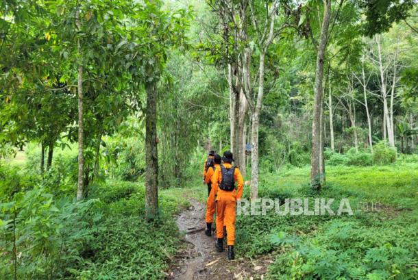 Ayah dan Anak Dilaporkan Hilang di Jalur Pendakian Lembah Tengkorak di Bandung
