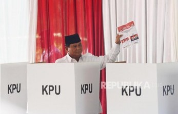 Presiden Prabowo Mencoblos di TPS 08 Desa Babakanmadang, Bogor