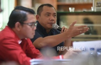 Anggota Komisi III DPR RI dari Partai Nasdem Taufik Basari (kanan)