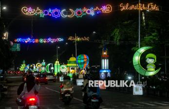 In Picture: Kerlip Lampion Semarakkan Suasana Ramadhan di Solo