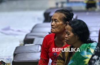 In Picture: Menanti Kabar Korban Hilang Tenggelamnya KMP Tunu 