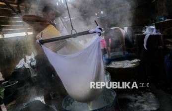 Harga Kedelai Naik, Produsen Tahu-Tempe Menjerit