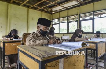 Kabut Asap Selimuti Jambi, Siswa Diwajibkan Pakai Masker di Sekolah