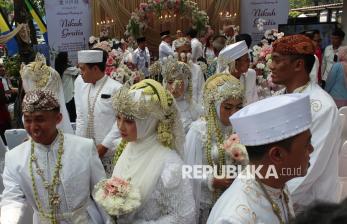 10 Pasangan Ikuti Nikah Massal Gratis di Bandung