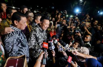 Prabowo Ingatkan Jangan Coba-Coba Adu Domba Dia dengan Jokowi
