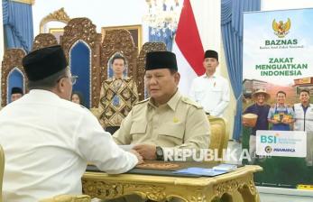 Presiden Prabowo Bersama Menteri Kabinet Bayar Zakat di Istana Negara