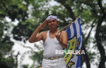 In Picture: Gaya Dedi Mulyadi Ikuti Pawai Juara Persib Bandung